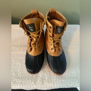 Bass Duck Boots Mens size 8/ Women’s size 10. EUC